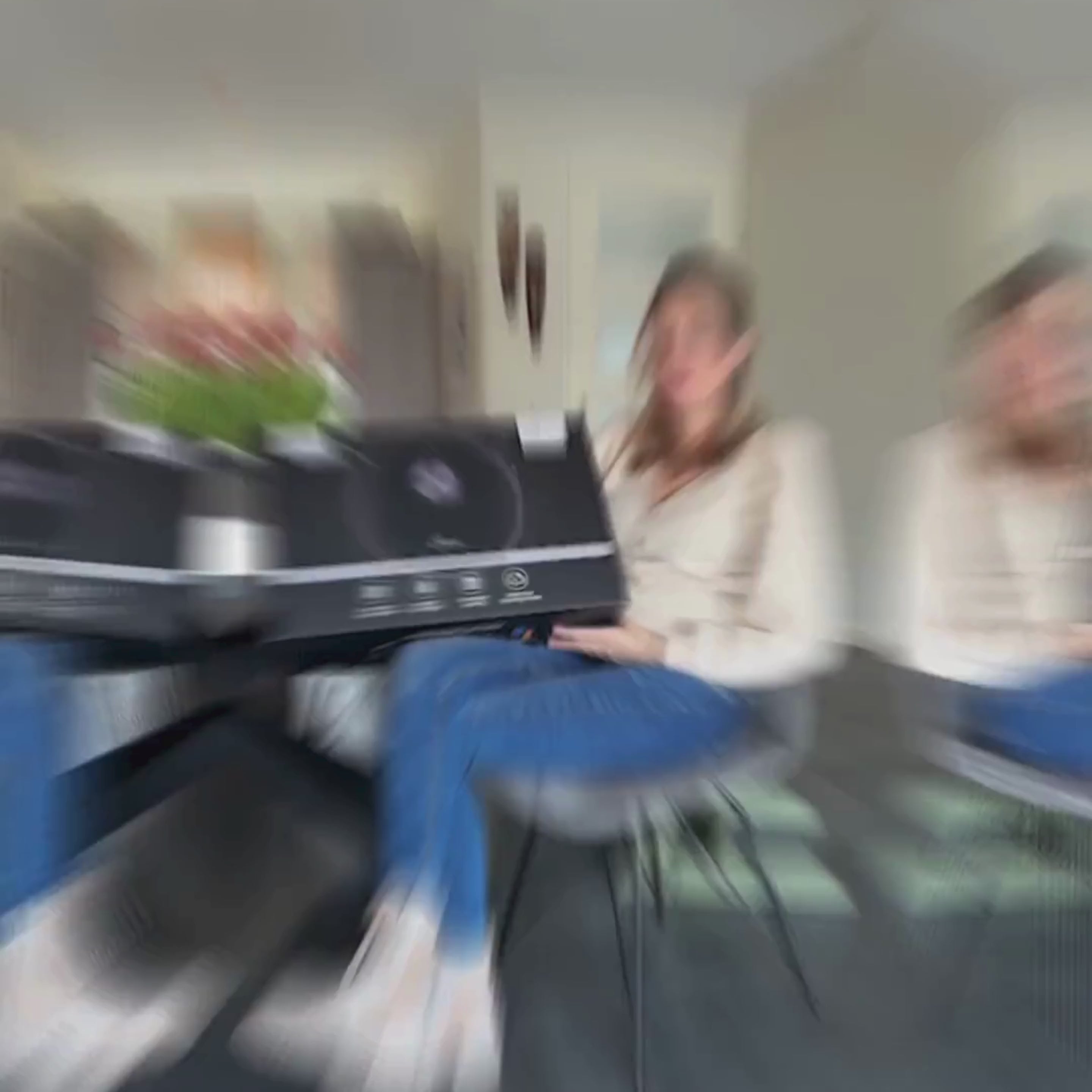 Robotstofzuiger met dweilfunctie video